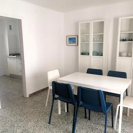 Apartamento En 2ª Línea De Playa Con Terraza, Parking Y Wifi, Cerca De Comercios. - Es-258-119 Rosas