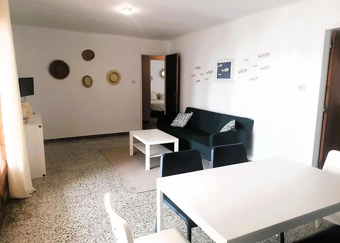 Apartamento En 2ª Línea De Playa Con Terraza, Parking Y Wifi, Cerca De Comercios. - Es-258-119 Rosas