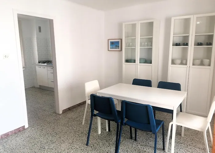 Apartamento En 2ª Línea De Playa Con Terraza, Parking Y Wifi, Cerca De Comercios. - Es-258-119 Rosas